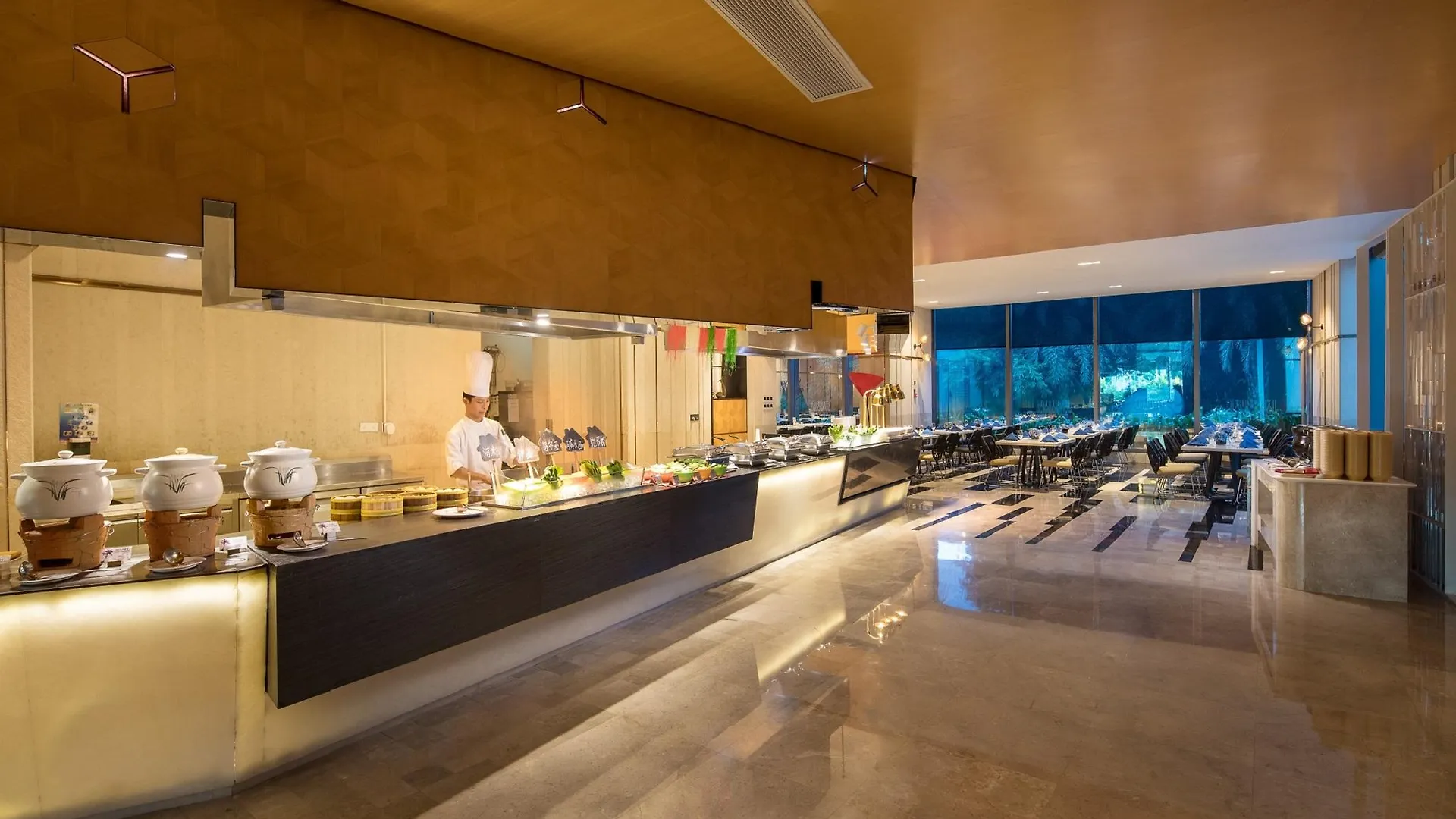 Отель Ramada Plaza By Wyndham Sanya Bay