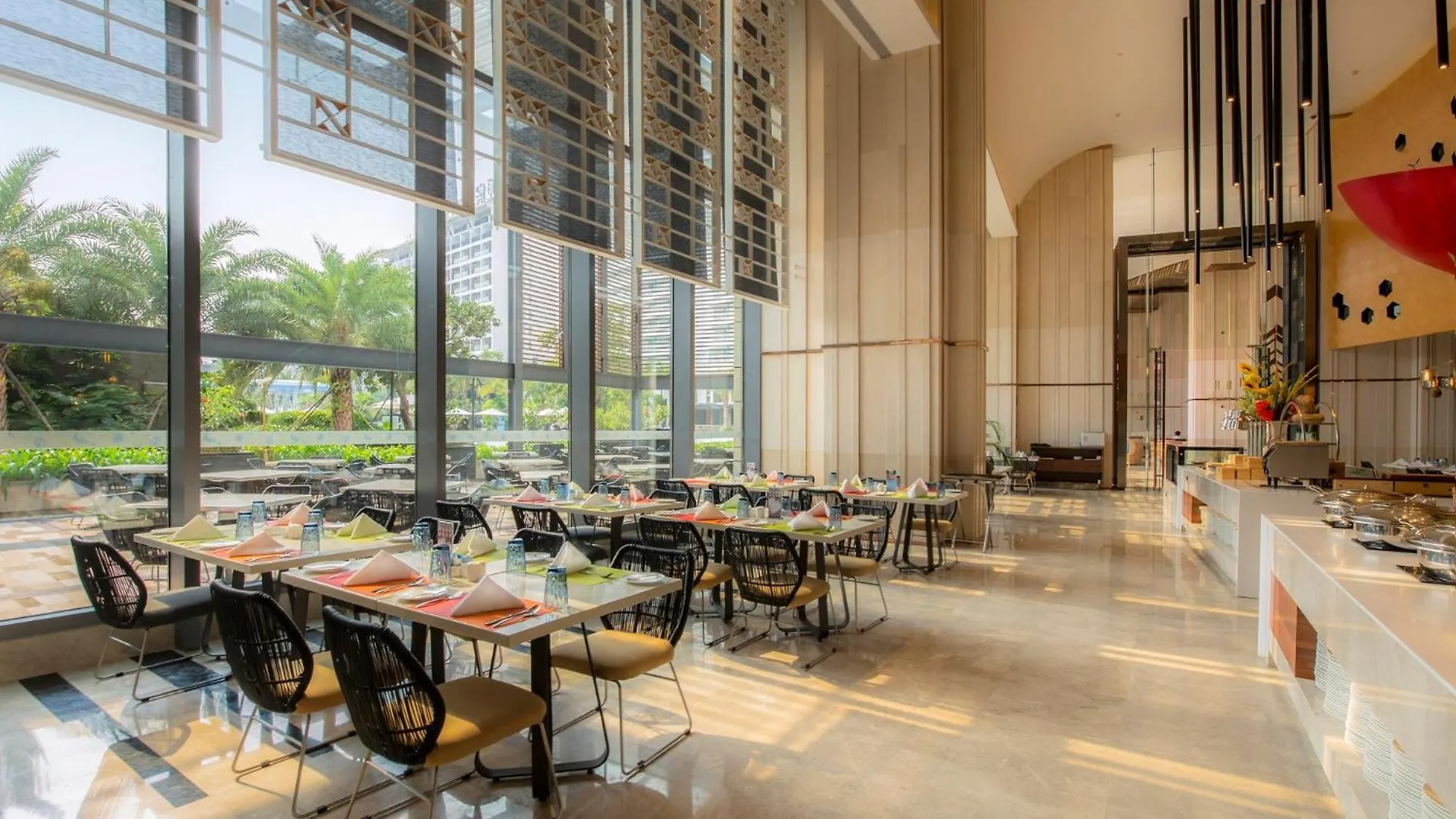 Отель Ramada Plaza By Wyndham Sanya Bay