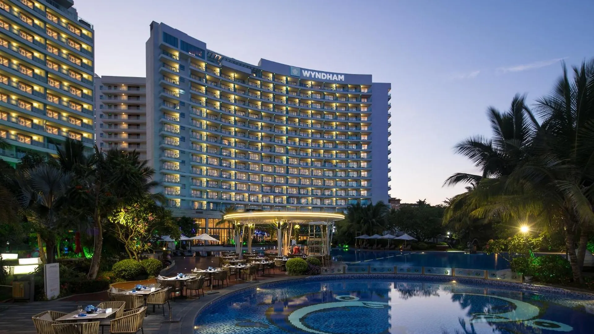 Отель Ramada Plaza By Wyndham Sanya Bay Китай
