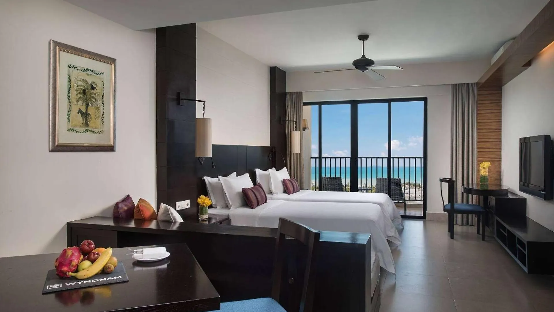Отель Ramada Plaza By Wyndham Sanya Bay