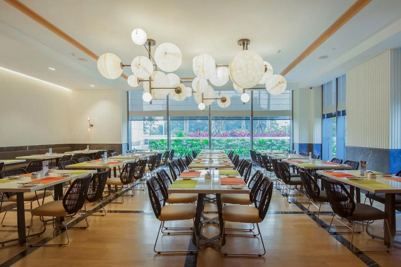Отель Ramada Plaza By Wyndham Sanya Bay