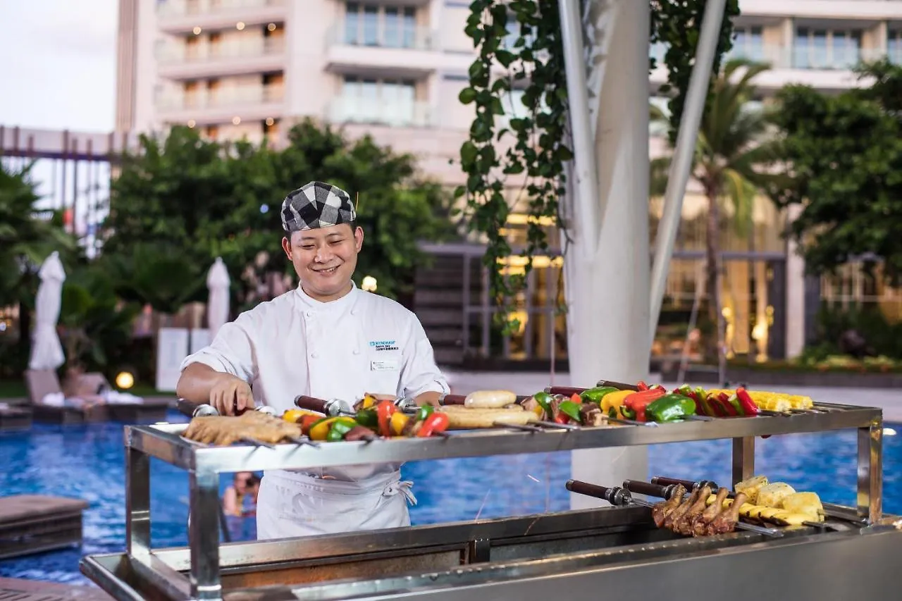 Отель Ramada Plaza By Wyndham Sanya Bay